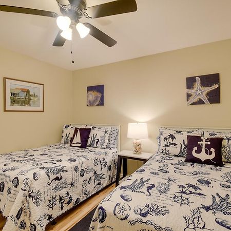 Ocean Isle Apartment With Balcony, 1 Mi To Beach! โอเชียนไอเอิลบีช ภายนอก รูปภาพ