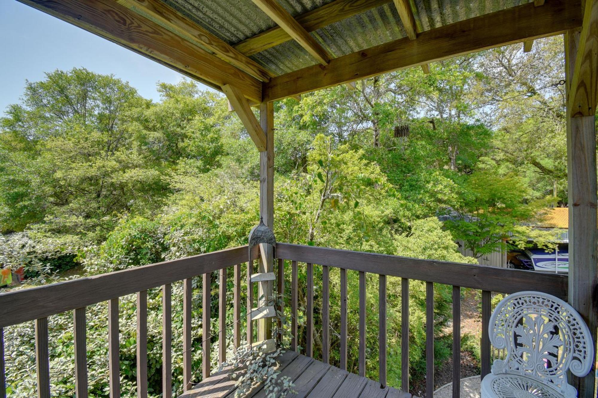 Ocean Isle Apartment With Balcony, 1 Mi To Beach! โอเชียนไอเอิลบีช ภายนอก รูปภาพ