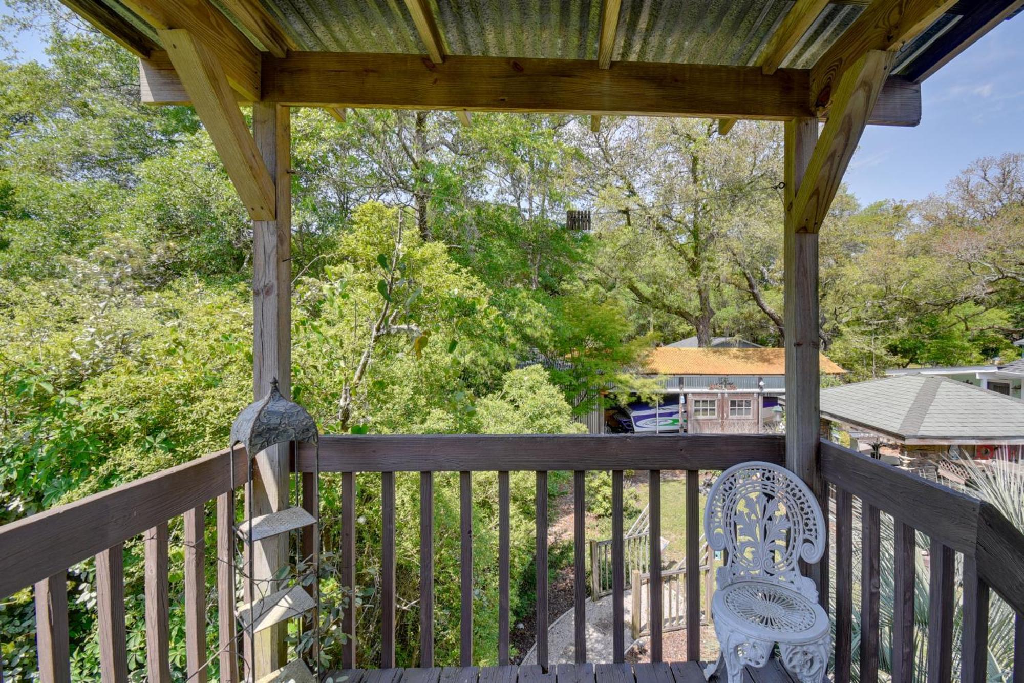 Ocean Isle Apartment With Balcony, 1 Mi To Beach! โอเชียนไอเอิลบีช ภายนอก รูปภาพ