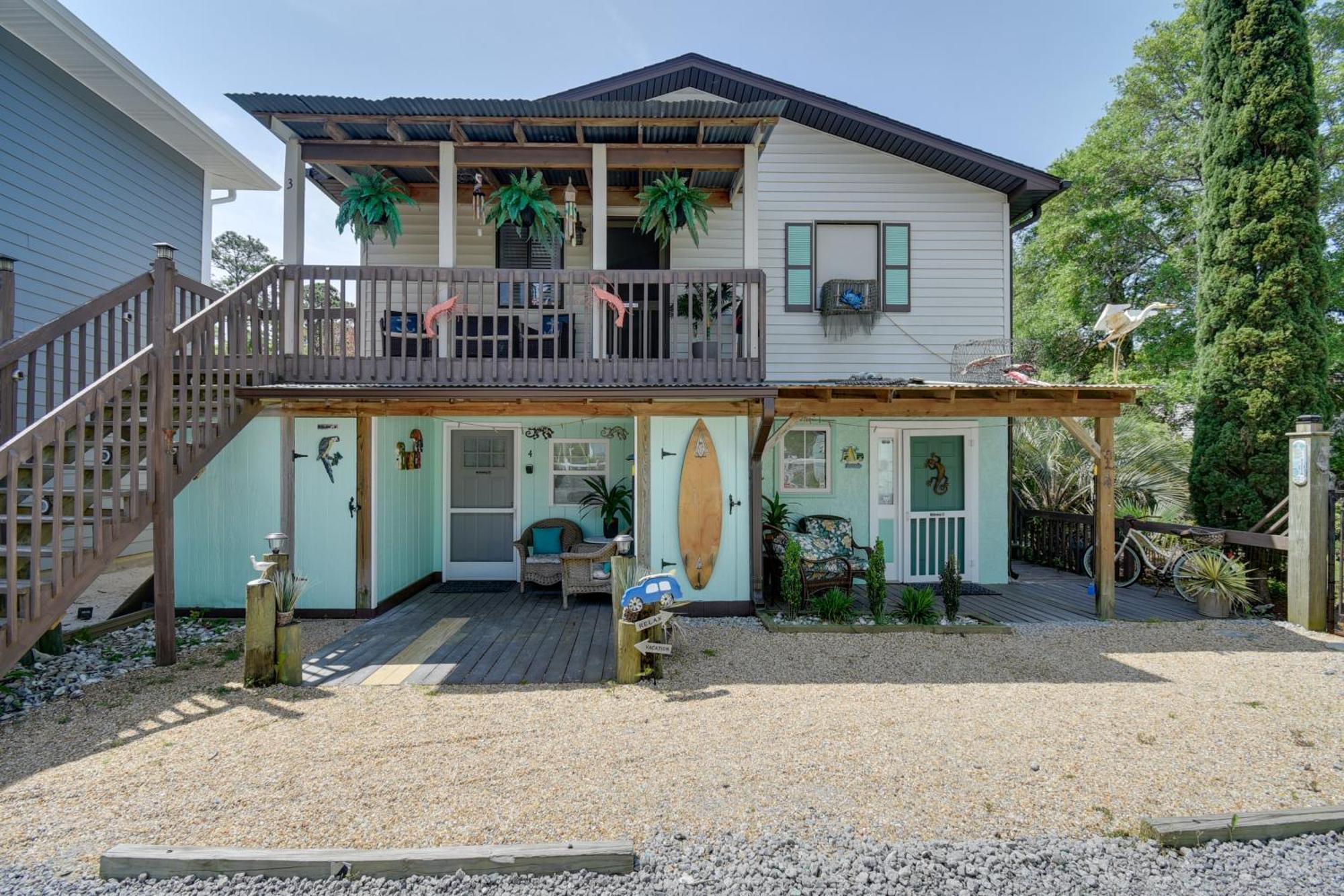 Ocean Isle Apartment With Balcony, 1 Mi To Beach! โอเชียนไอเอิลบีช ภายนอก รูปภาพ