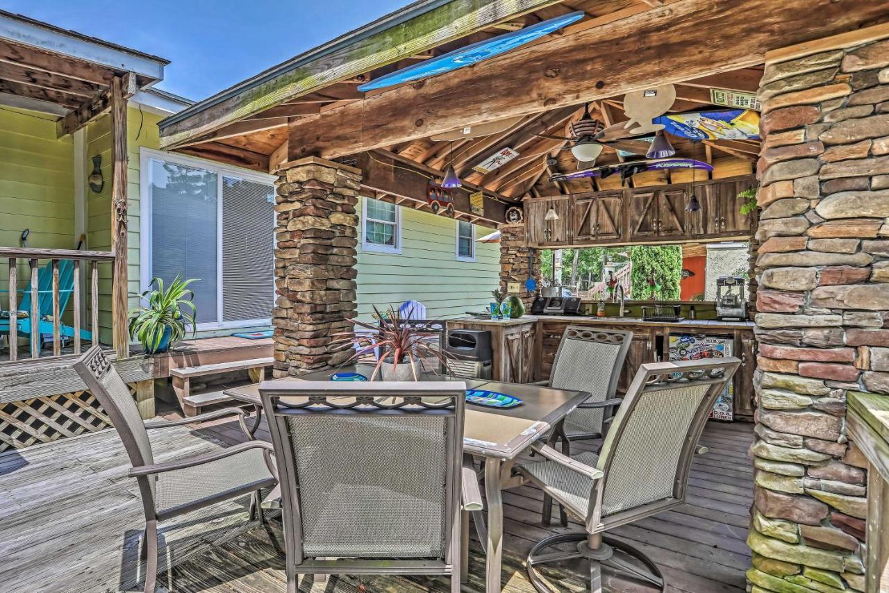 Ocean Isle Apartment With Balcony, 1 Mi To Beach! โอเชียนไอเอิลบีช ภายนอก รูปภาพ
